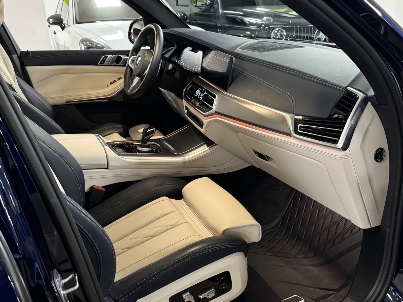 Fahrzeugabbildung BMW X5 M50 i INDIVIDUAL M-SPORT HARMAN KARDON FULL!
