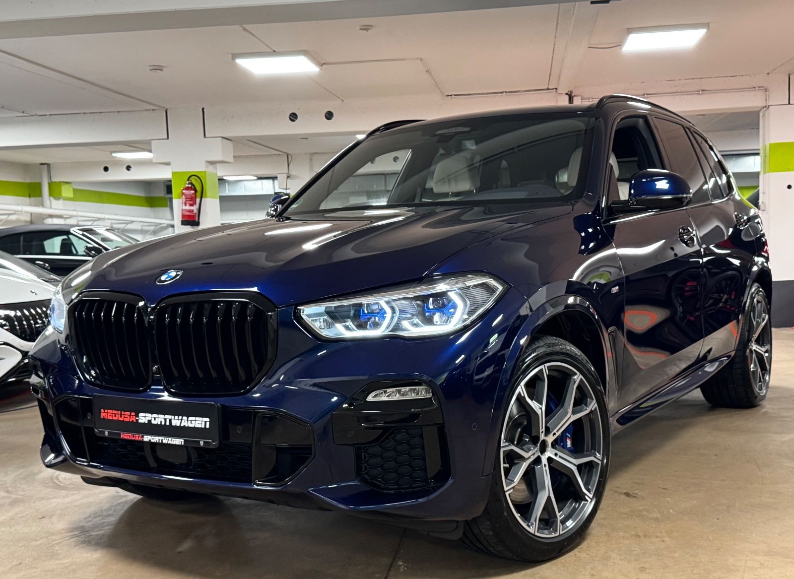 Fahrzeugabbildung BMW X5 M50 i INDIVIDUAL M-SPORT HARMAN KARDON FULL!