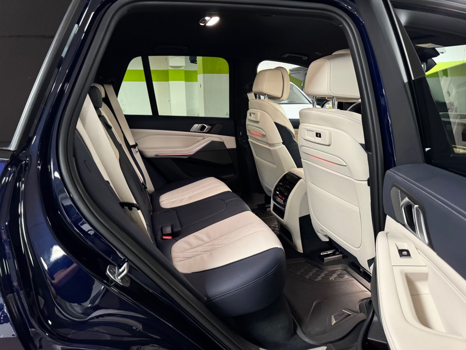 Fahrzeugabbildung BMW X5 M50 i INDIVIDUAL M-SPORT HARMAN KARDON FULL!