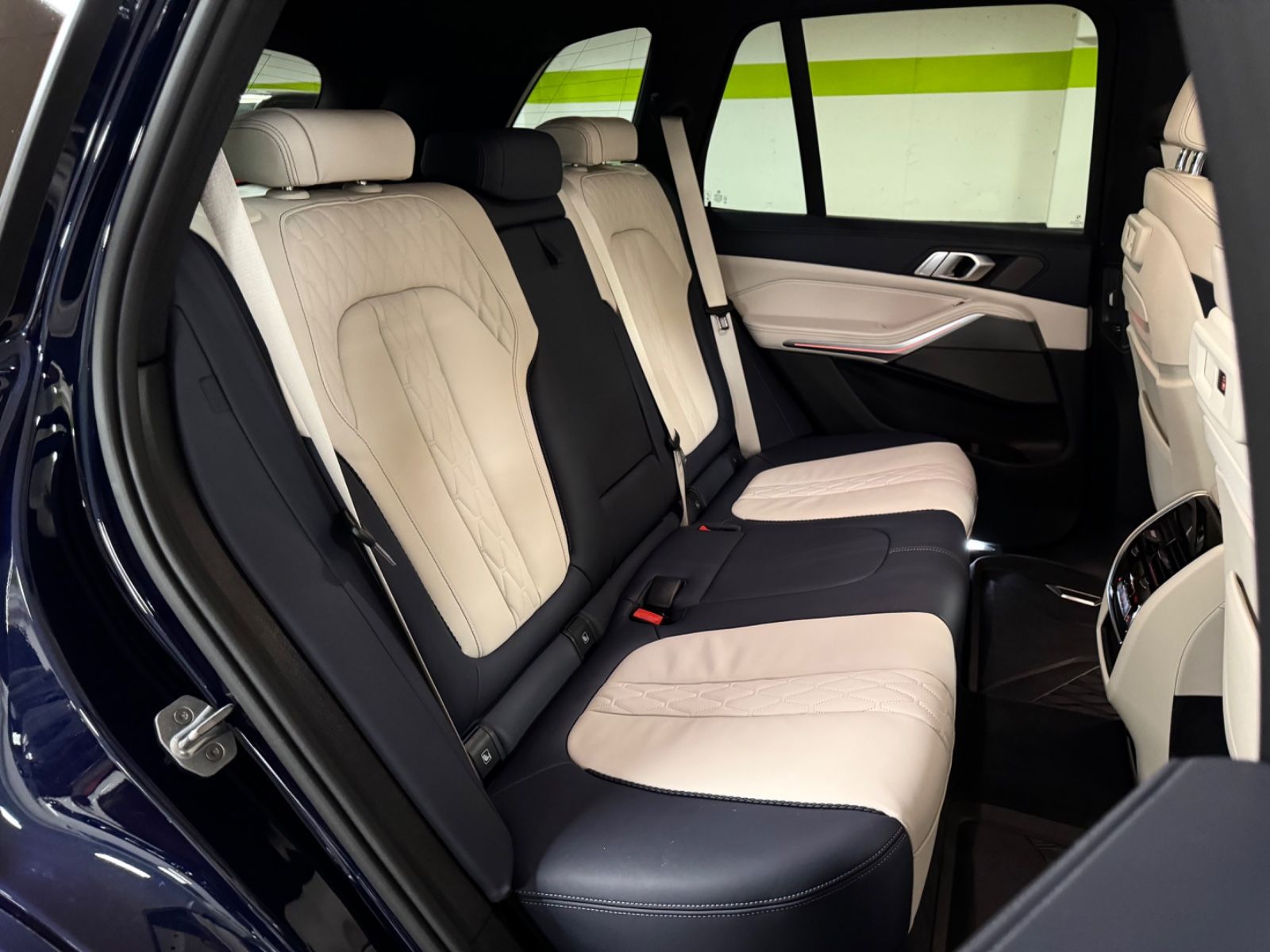 Fahrzeugabbildung BMW X5 M50 i INDIVIDUAL M-SPORT HARMAN KARDON FULL!