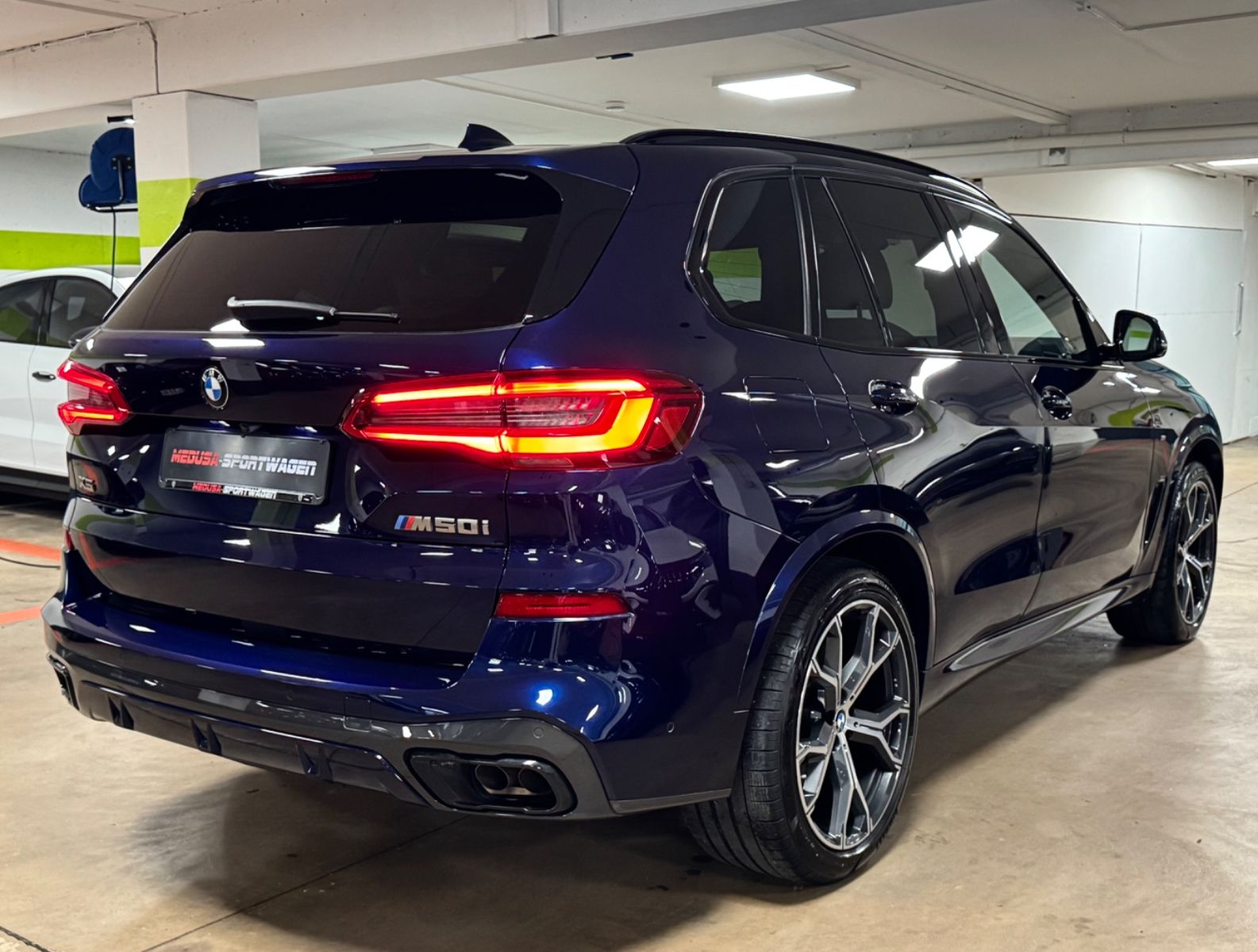 Fahrzeugabbildung BMW X5 M50 i INDIVIDUAL M-SPORT HARMAN KARDON FULL!