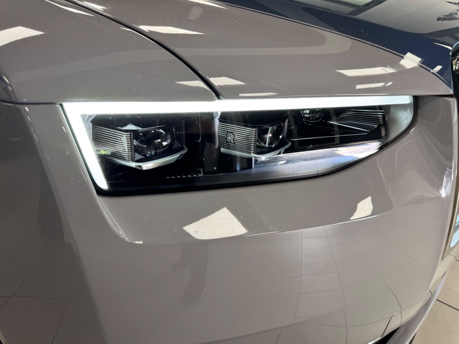 Fahrzeugabbildung Rolls-Royce GHOST II FACELIFT EXCLUSIV DUO-TON 4SEAT 25 FULL