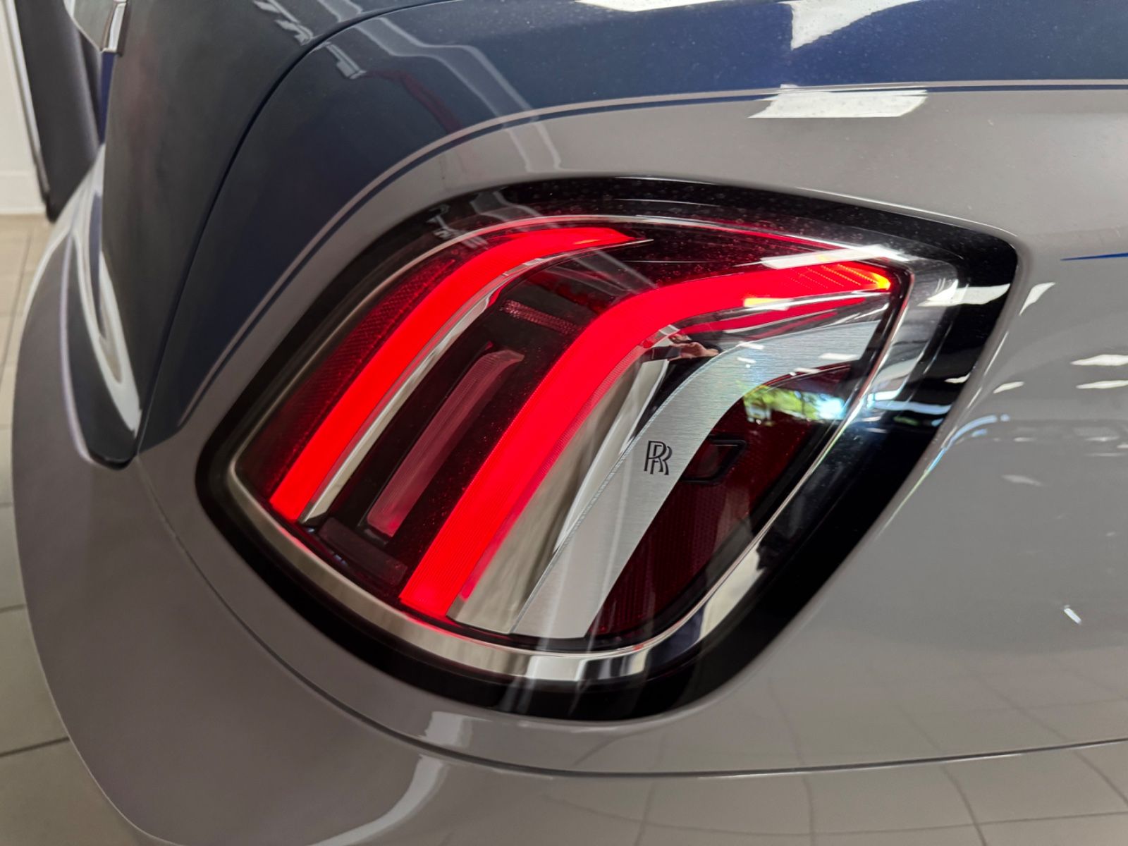Fahrzeugabbildung Rolls-Royce GHOST II FACELIFT EXCLUSIV DUO-TON 4SEAT 25 FULL