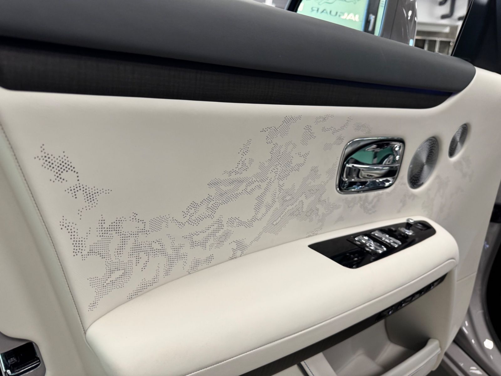 Fahrzeugabbildung Rolls-Royce GHOST II FACELIFT EXCLUSIV DUO-TON 4SEAT 25 FULL