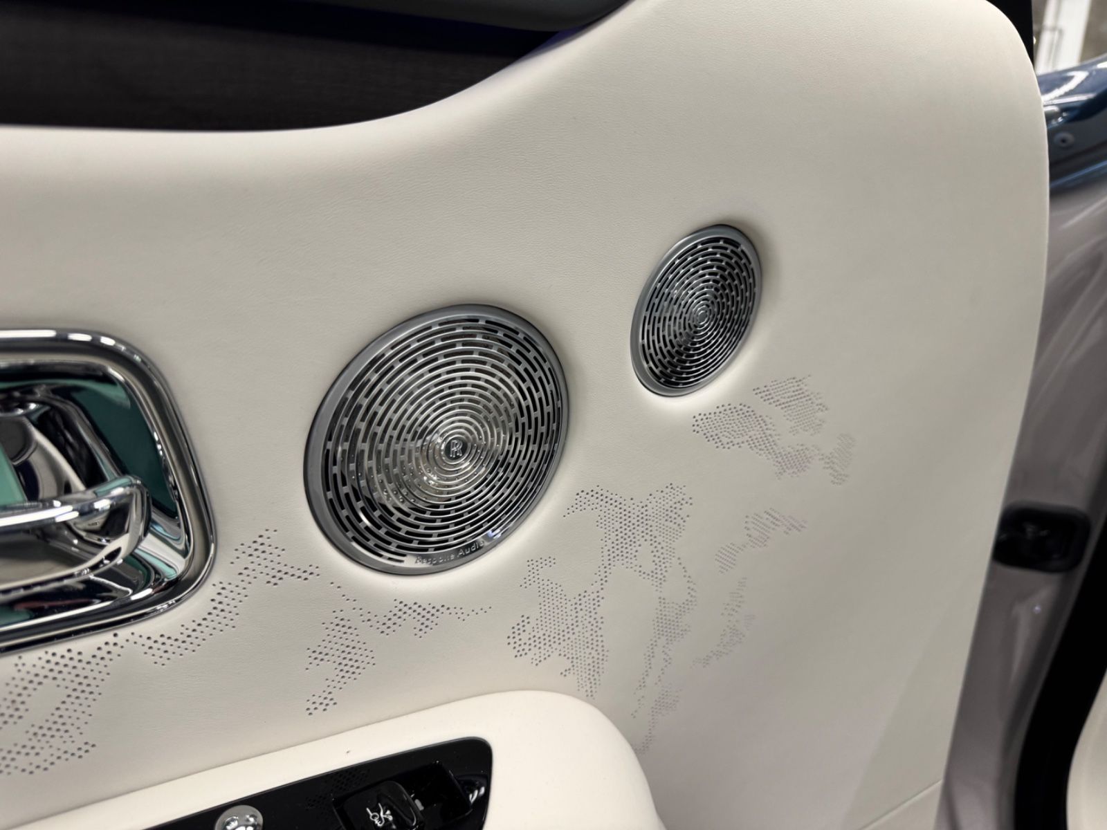 Fahrzeugabbildung Rolls-Royce GHOST II FACELIFT EXCLUSIV DUO-TON 4SEAT 25 FULL