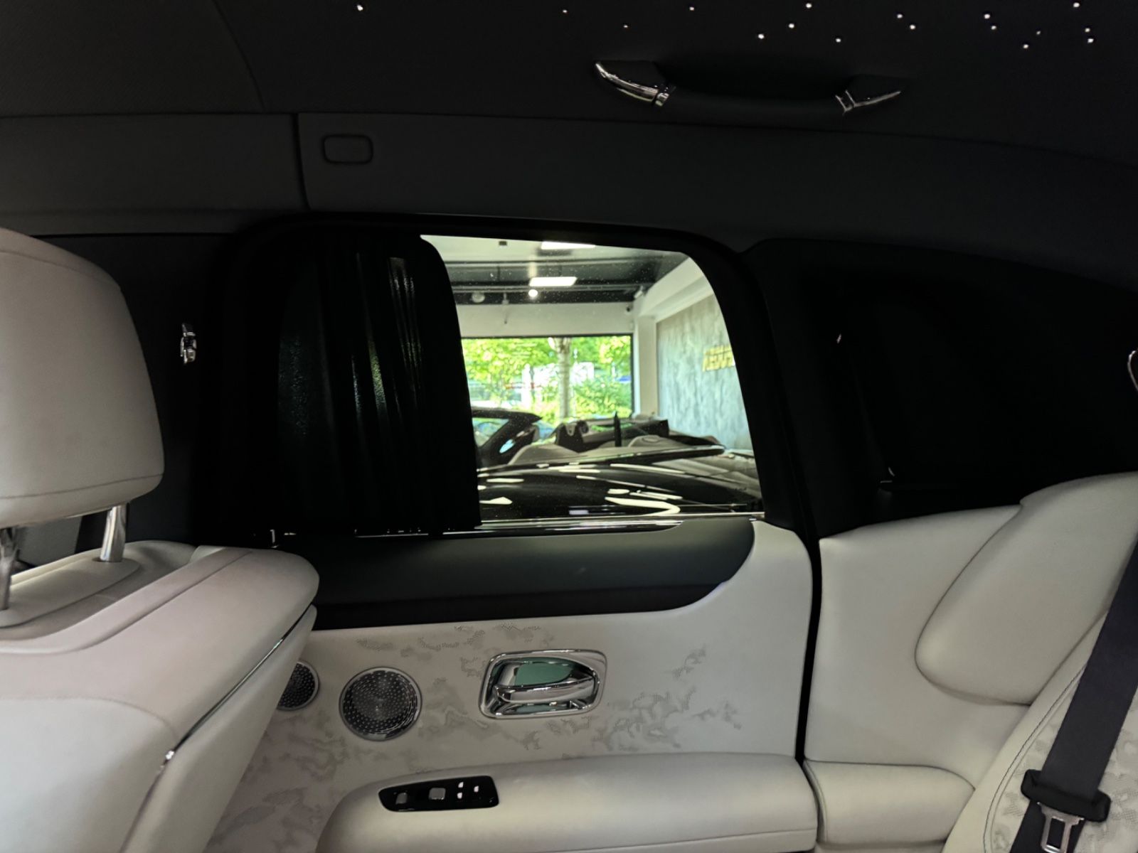 Fahrzeugabbildung Rolls-Royce GHOST II FACELIFT EXCLUSIV DUO-TON 4SEAT 25 FULL