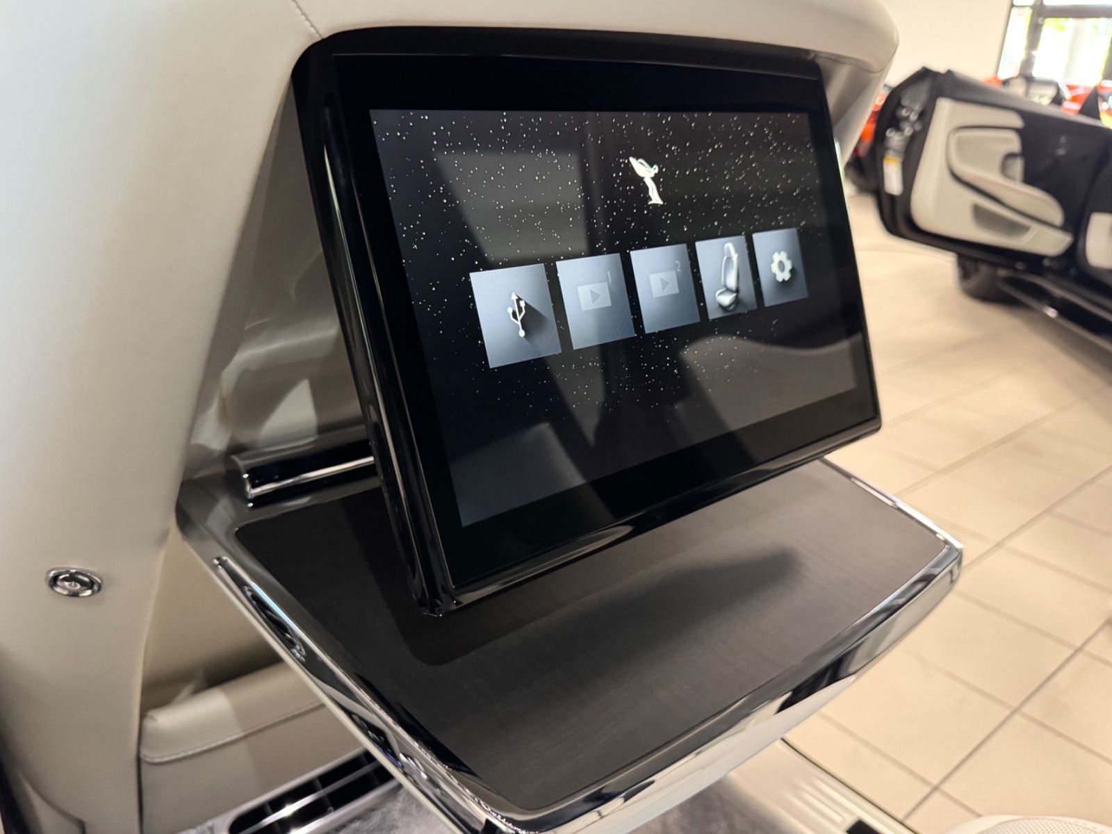 Fahrzeugabbildung Rolls-Royce GHOST II FACELIFT EXCLUSIV DUO-TON 4SEAT 25 FULL
