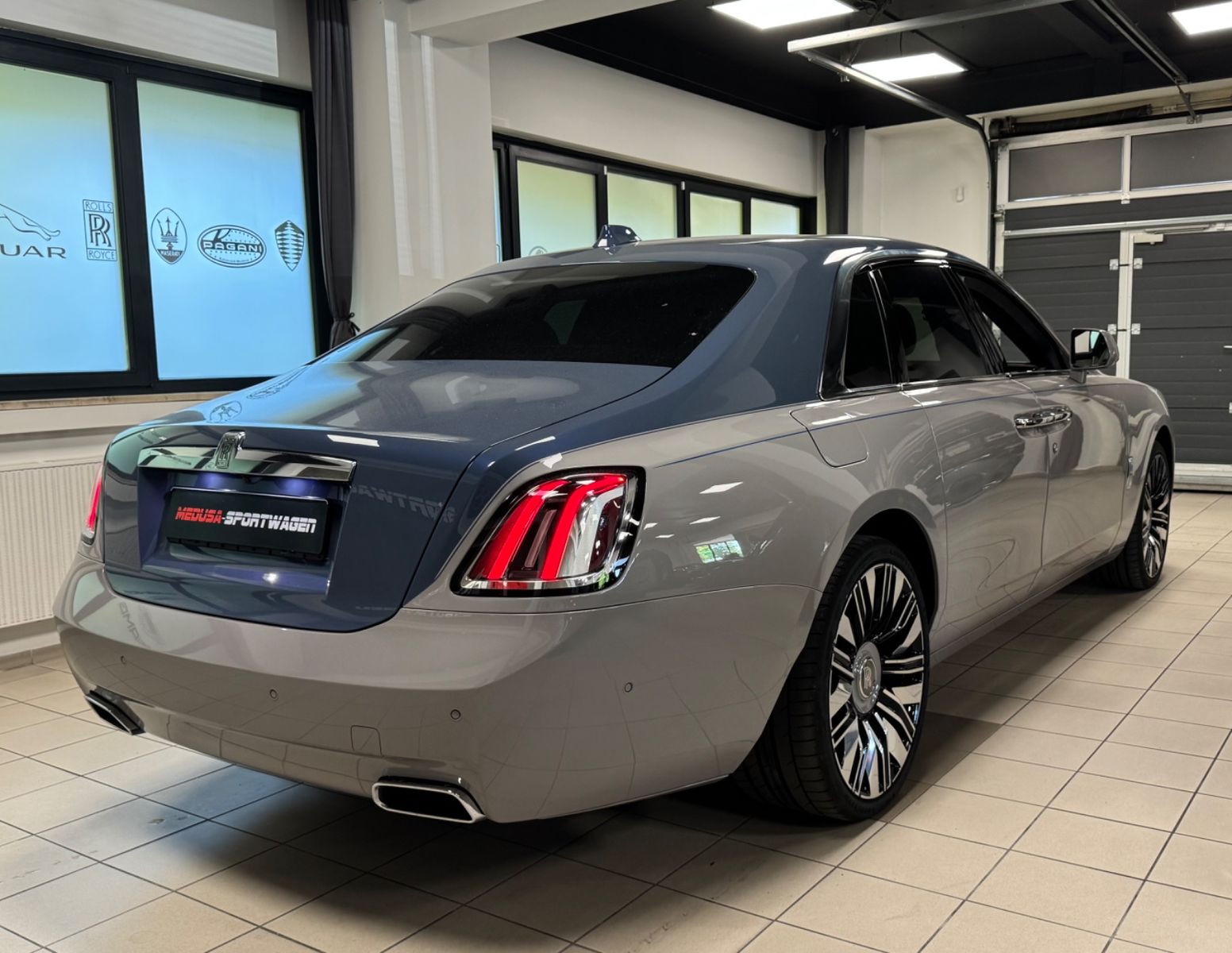 Fahrzeugabbildung Rolls-Royce GHOST II FACELIFT EXCLUSIV DUO-TON 4SEAT 25 FULL