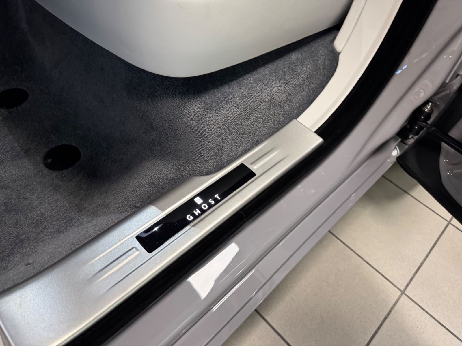 Fahrzeugabbildung Rolls-Royce GHOST II FACELIFT EXCLUSIV DUO-TON 4SEAT 25 FULL