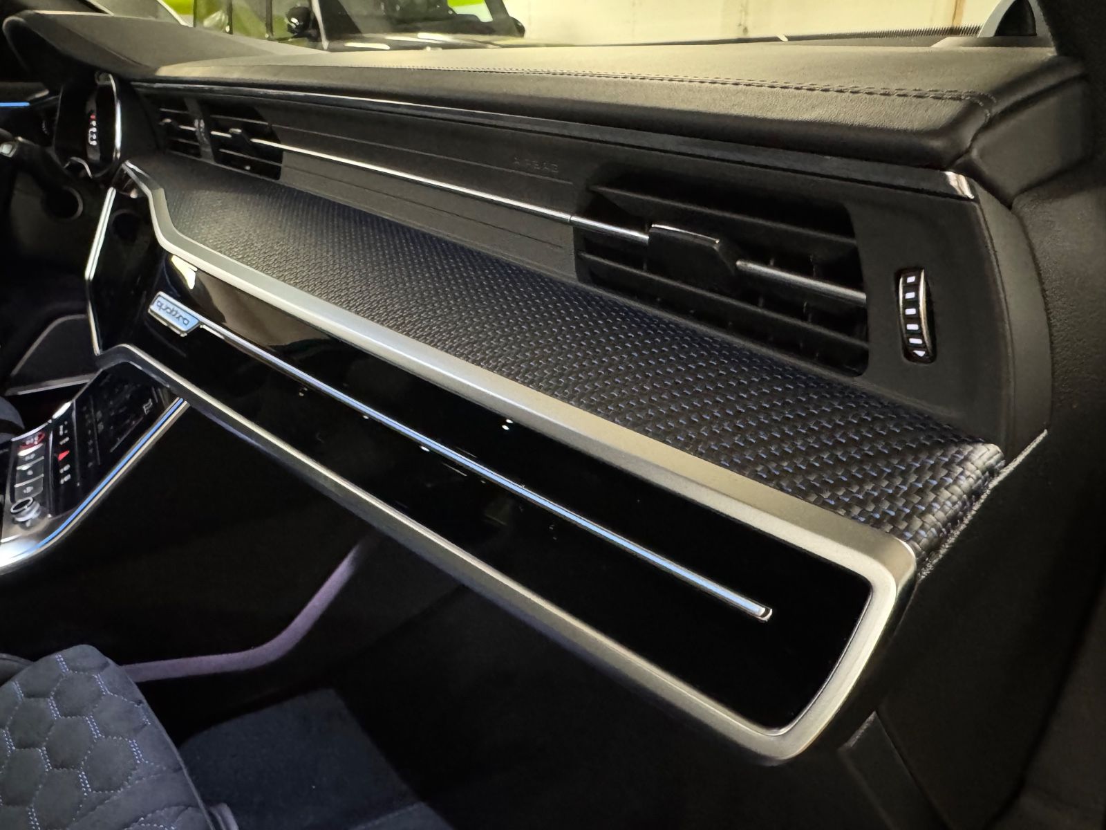 Fahrzeugabbildung Audi RS6 PERFORMANCE SCHALENSITZE CERAMIC B&O 25 FULL