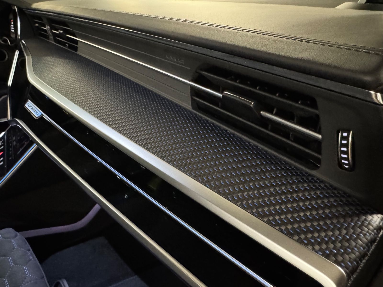 Fahrzeugabbildung Audi RS6 PERFORMANCE SCHALENSITZE CERAMIC B&O 25 FULL