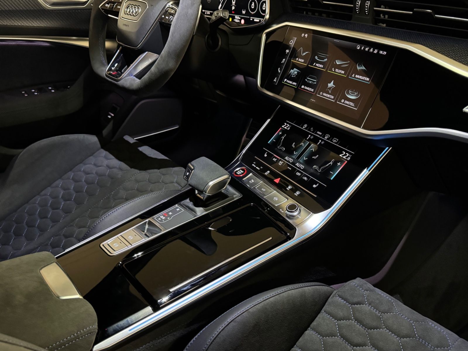 Fahrzeugabbildung Audi RS6 PERFORMANCE SCHALENSITZE CERAMIC B&O 25 FULL