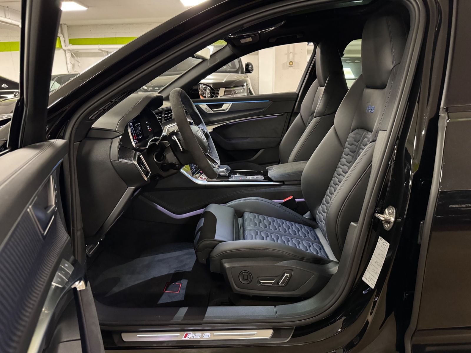 Fahrzeugabbildung Audi RS6 PERFORMANCE CARBON CERAMIC B&O PANO 25 FULL!