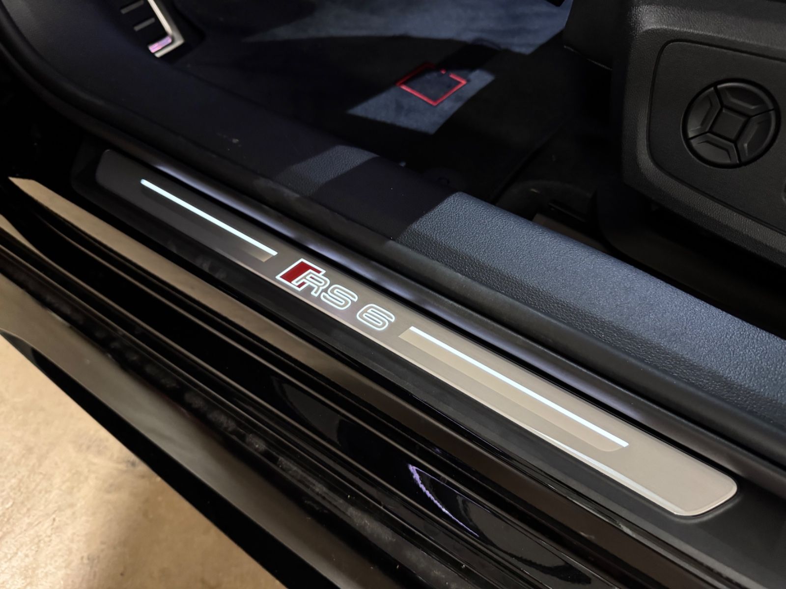 Fahrzeugabbildung Audi RS6 PERFORMANCE CARBON CERAMIC B&O PANO 25 FULL!