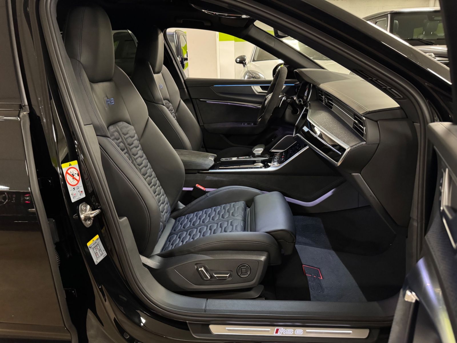 Fahrzeugabbildung Audi RS6 PERFORMANCE CARBON CERAMIC B&O PANO 25 FULL!