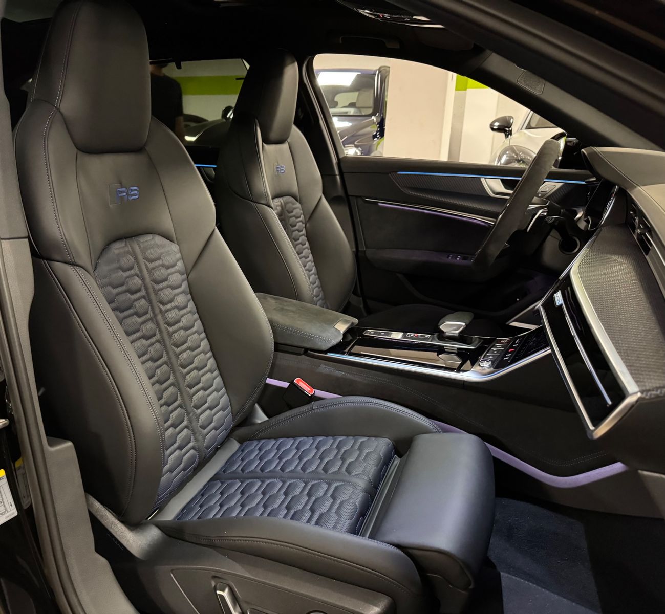 Fahrzeugabbildung Audi RS6 PERFORMANCE CARBON CERAMIC B&O PANO 25 FULL!