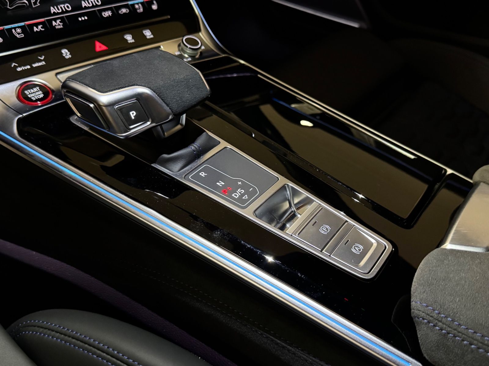 Fahrzeugabbildung Audi RS6 PERFORMANCE CARBON CERAMIC B&O PANO 25 FULL!