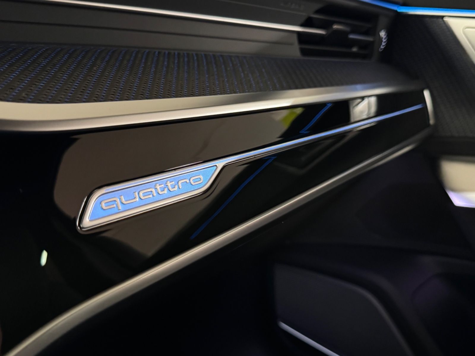 Fahrzeugabbildung Audi RS6 PERFORMANCE CARBON CERAMIC B&O PANO 25 FULL!
