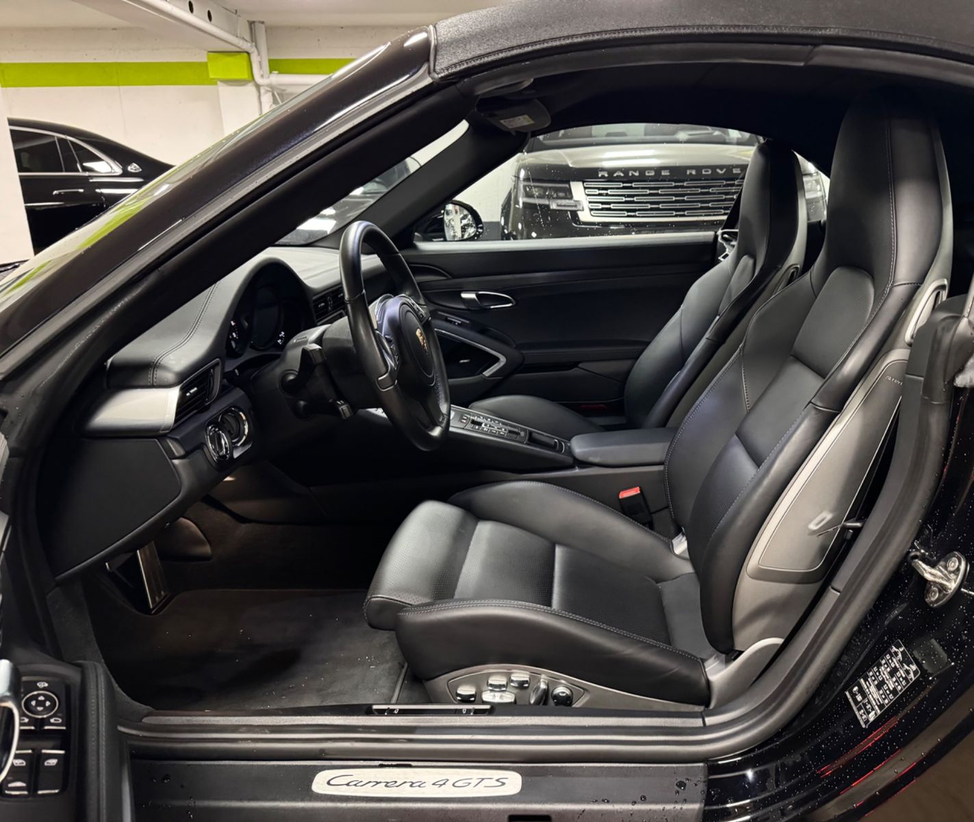 Fahrzeugabbildung Porsche 911 CARRERA 4 GTS CABRIO SAMMLER 12950KM TOPZUST