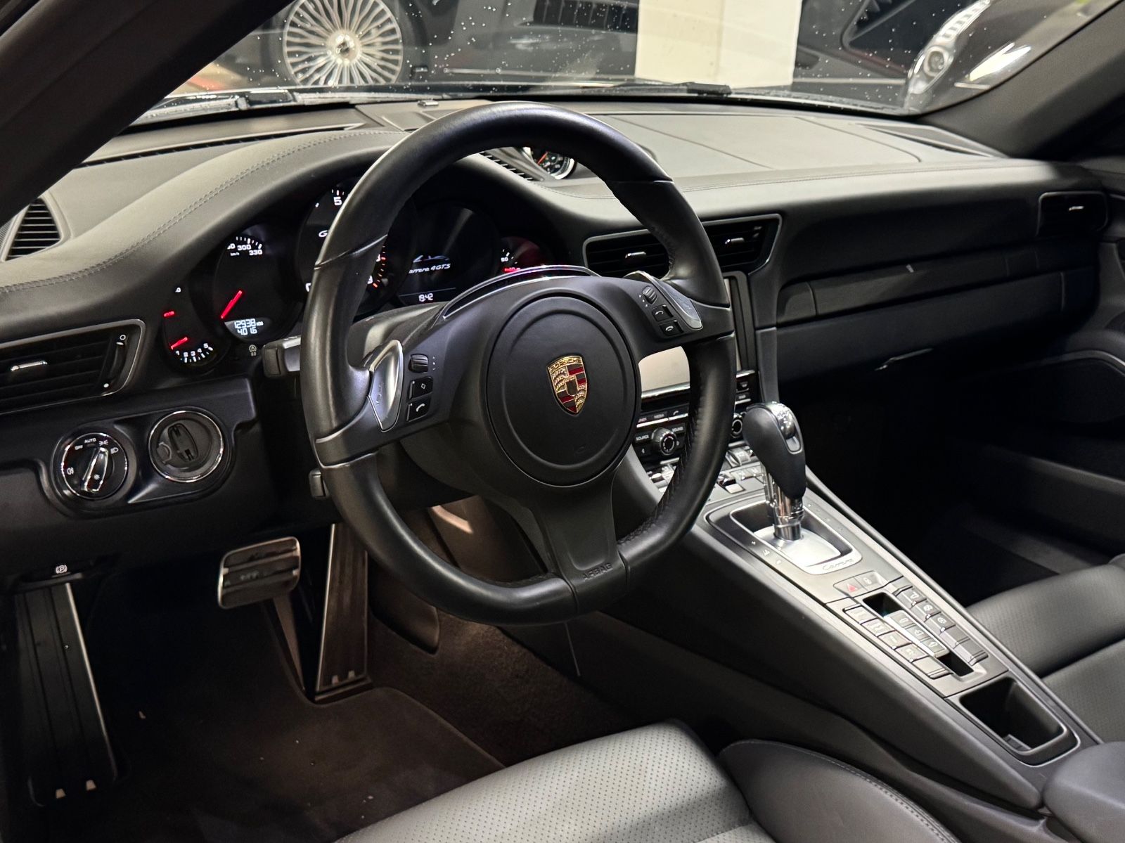 Fahrzeugabbildung Porsche 911 CARRERA 4 GTS CABRIO SAMMLER 12950KM TOPZUST