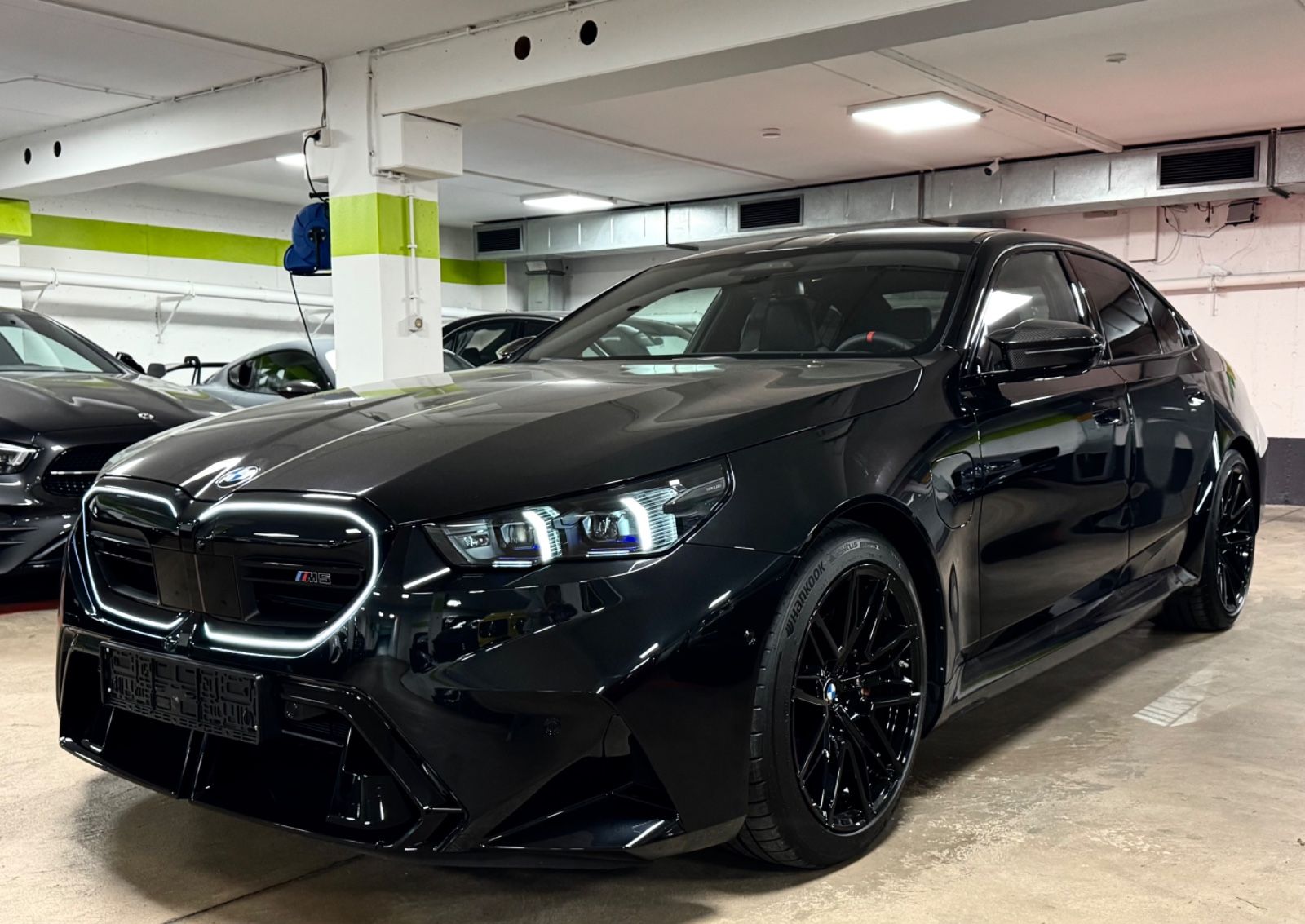 Fahrzeugabbildung BMW M5 ULTIMATE CERAMIC CARBON-INT&EXT B&W FULLOPT!