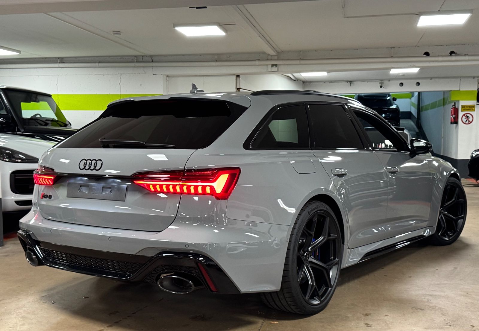 Fahrzeugabbildung Audi RS6 PERFORMANCE CARBON CERAMIC B&O PANO 25 FULL!