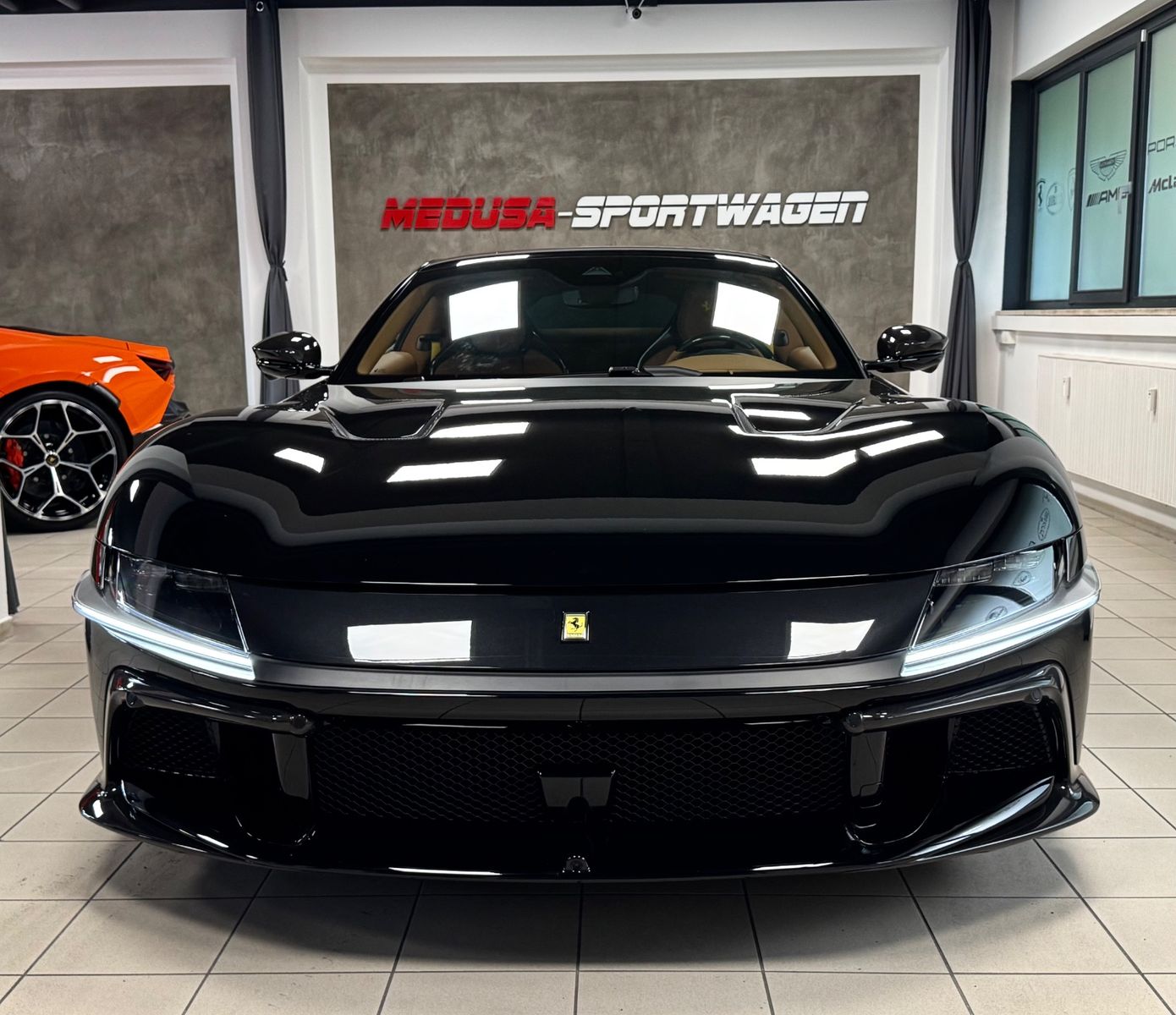 Fahrzeugabbildung Ferrari 12 CILINDRI COUPE CARBON EXT&INT CUIOI INT FULL!