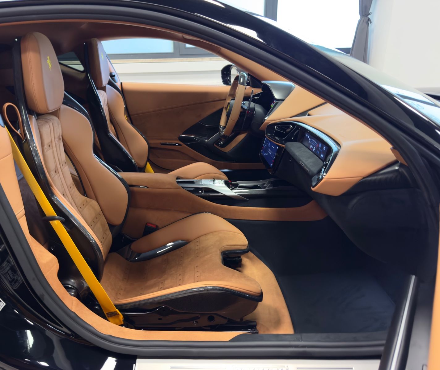 Fahrzeugabbildung Ferrari 12 CILINDRI COUPE CARBON EXT&INT CUIOI INT FULL!