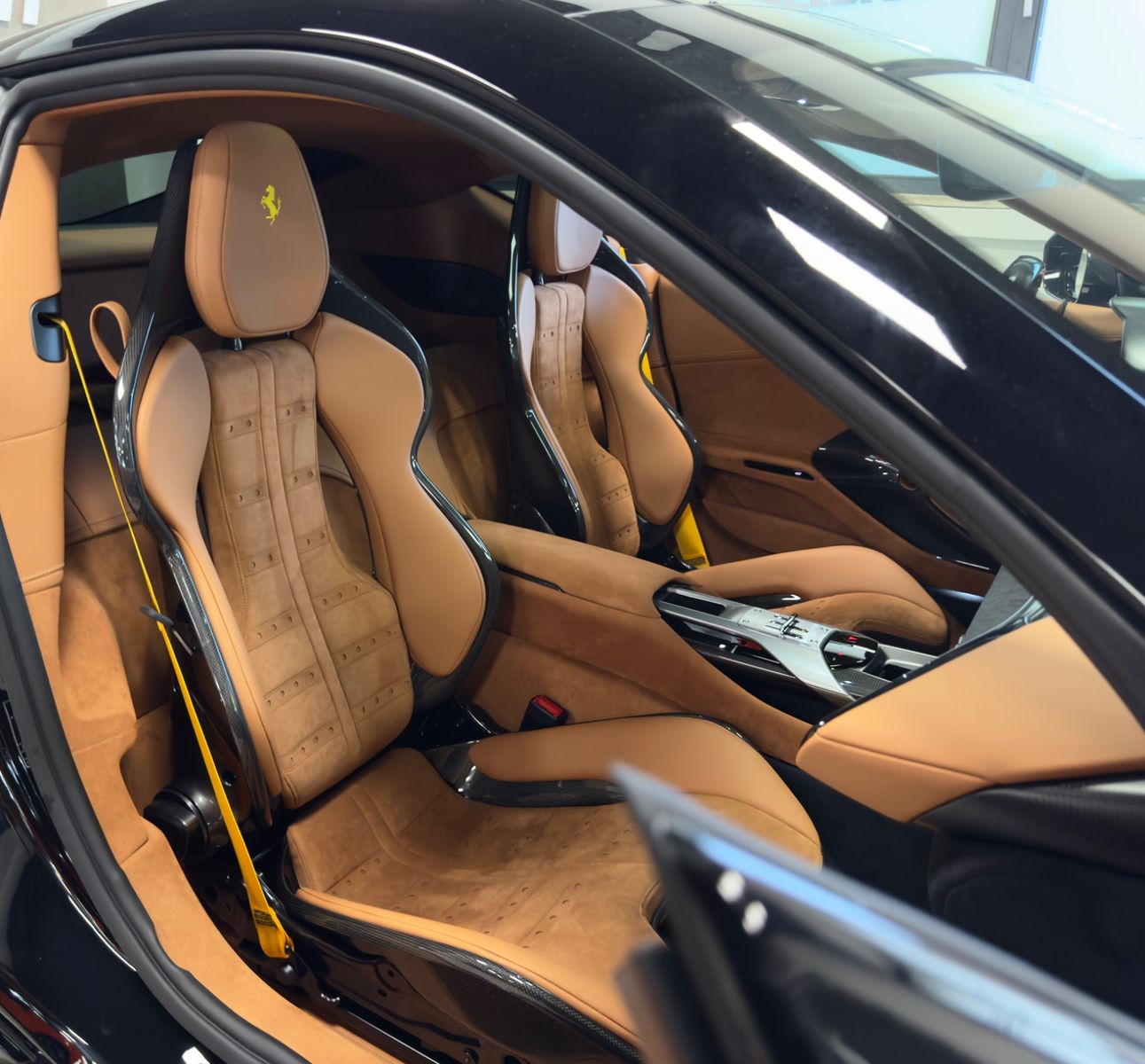 Fahrzeugabbildung Ferrari 12 CILINDRI COUPE CARBON EXT&INT CUIOI INT FULL!
