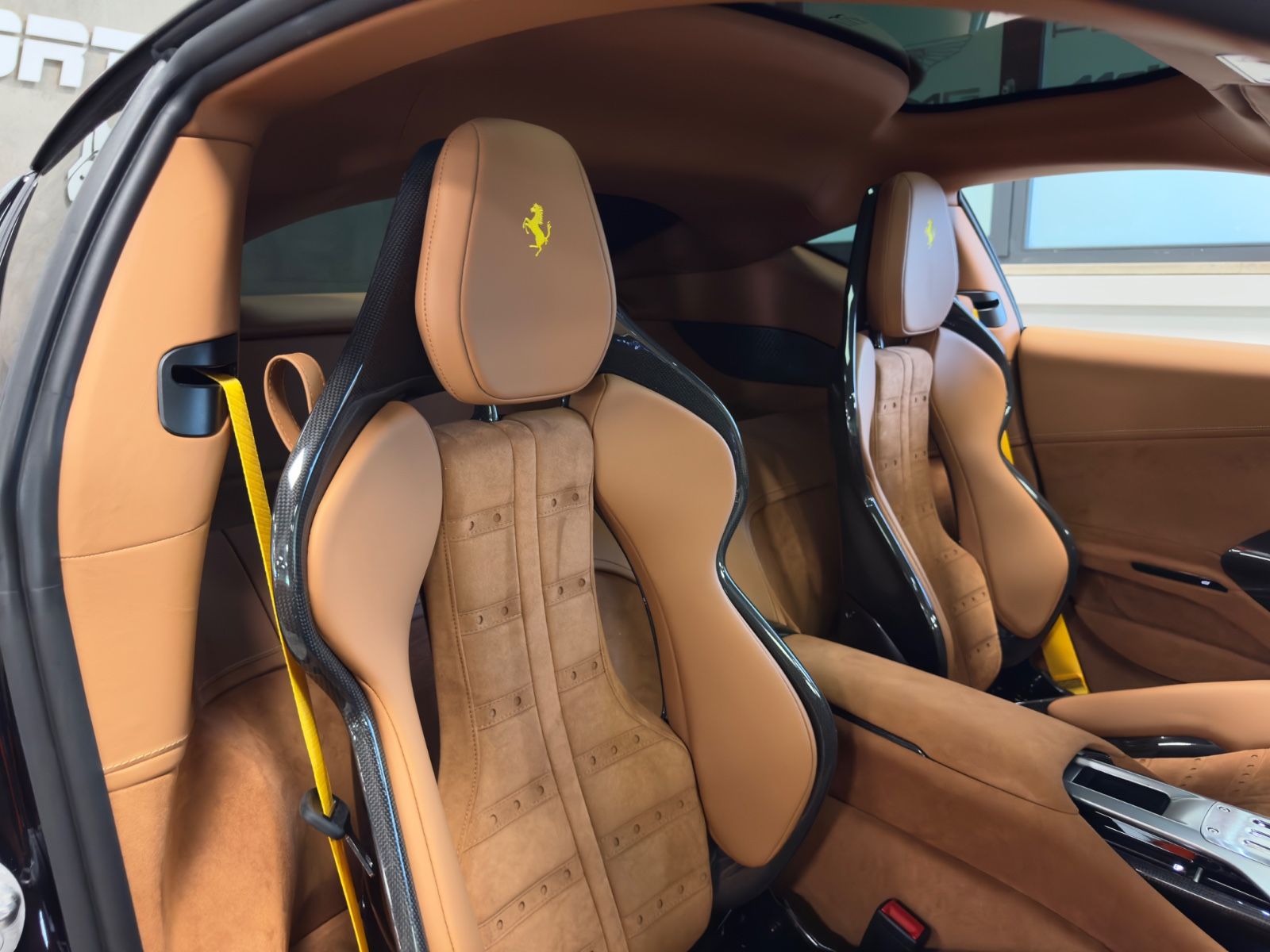 Fahrzeugabbildung Ferrari 12 CILINDRI COUPE CARBON EXT&INT CUIOI INT FULL!