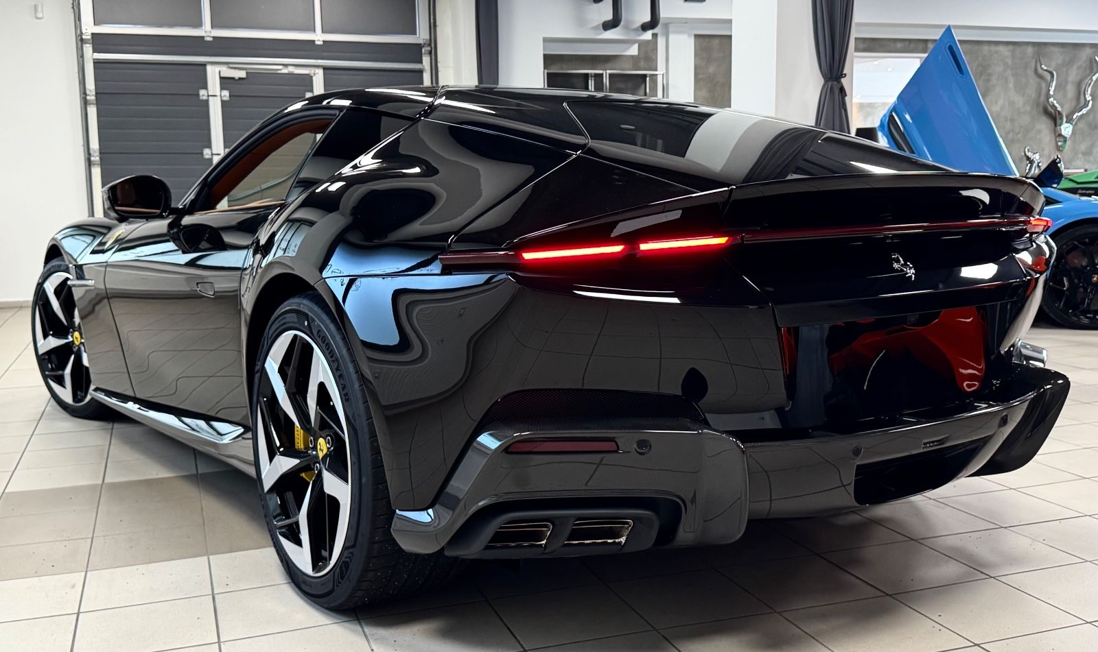 Fahrzeugabbildung Ferrari 12 CILINDRI COUPE CARBON EXT&INT CUIOI INT FULL!