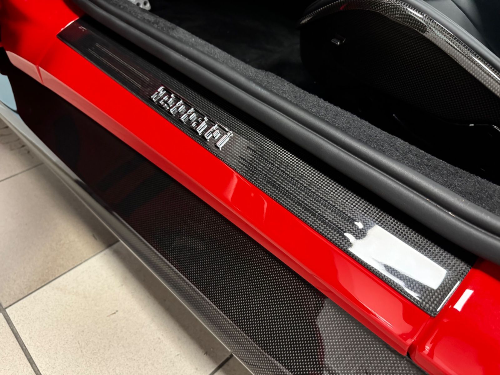Fahrzeugabbildung Ferrari 12 CILINDRI COUPE CARBON EXT&INT CARBONSEAT FULL