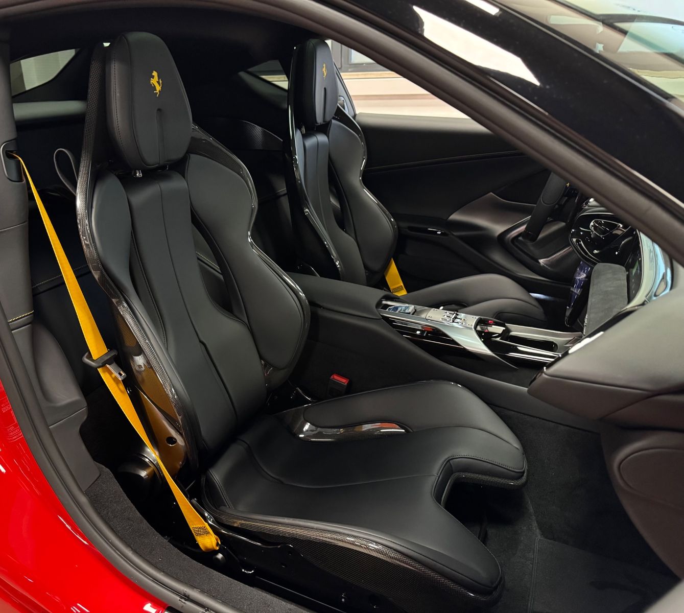 Fahrzeugabbildung Ferrari 12 CILINDRI COUPE CARBON EXT&INT CARBONSEAT FULL