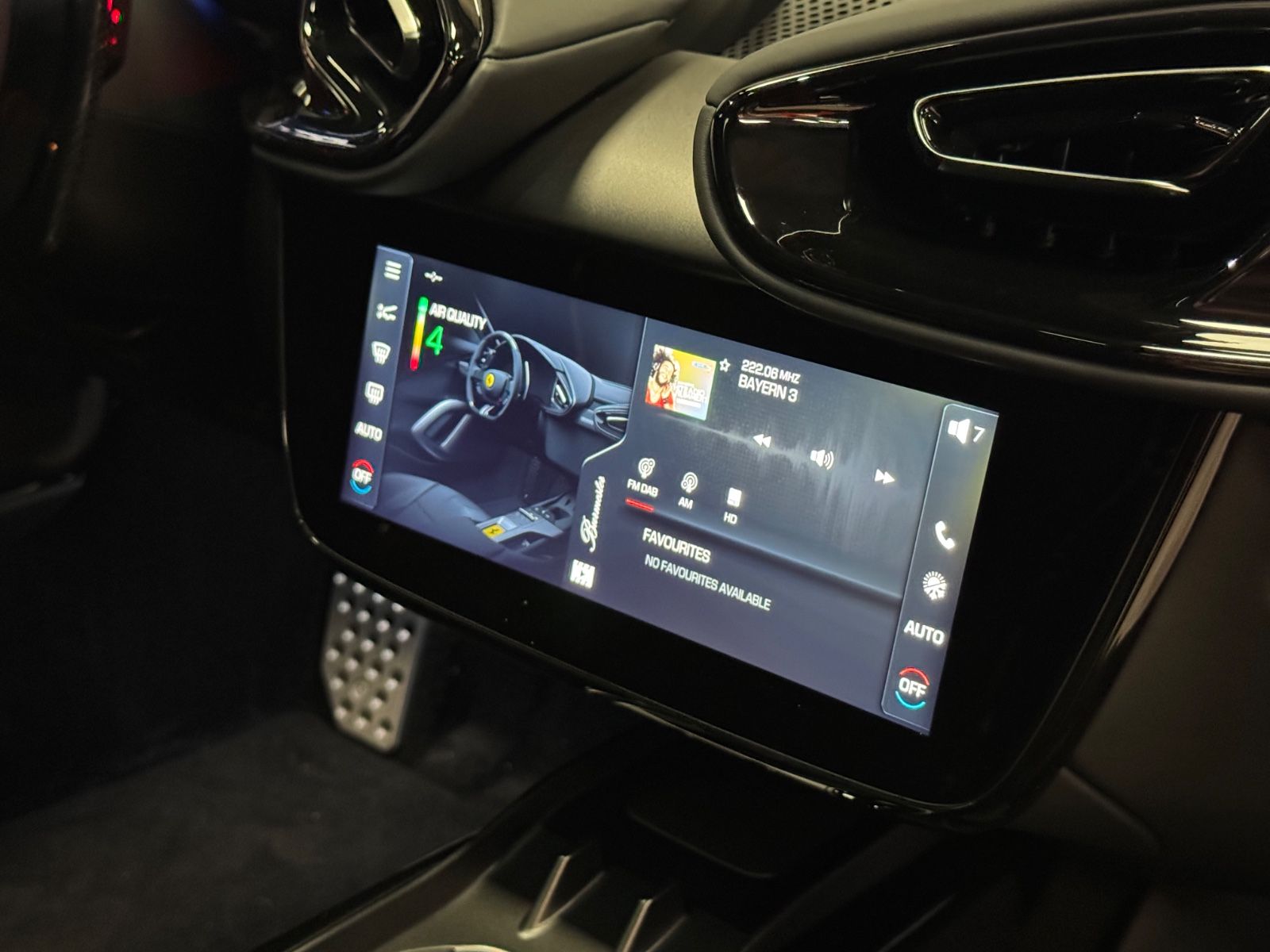 Fahrzeugabbildung Ferrari 12 CILINDRI COUPE CARBON EXT&INT CARBONSEAT FULL