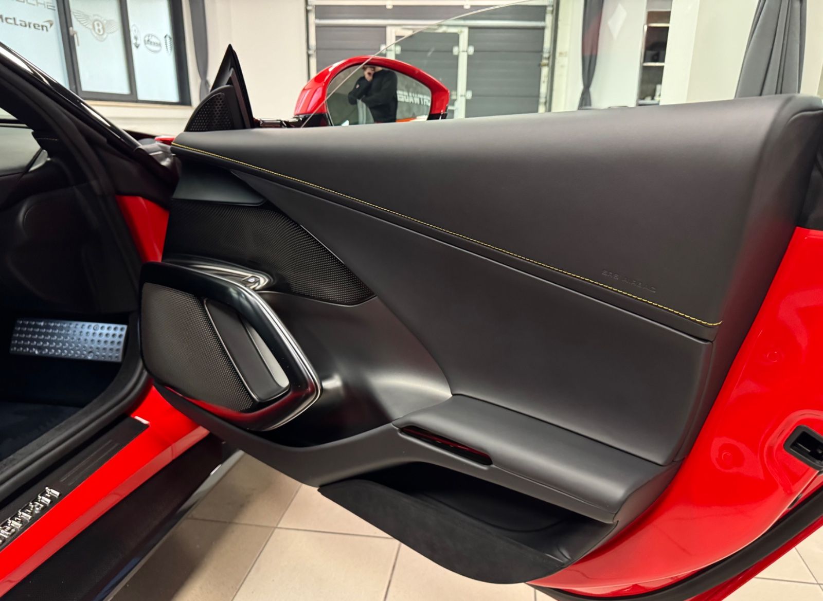 Fahrzeugabbildung Ferrari 12 CILINDRI COUPE CARBON EXT&INT CARBONSEAT FULL