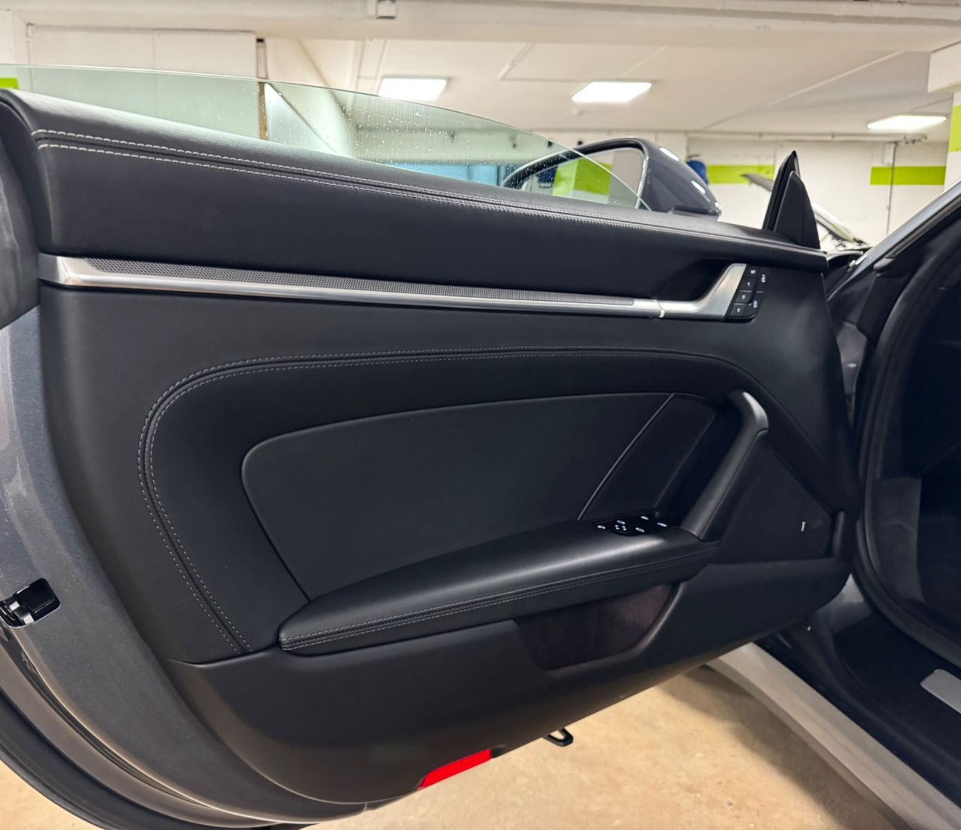 Fahrzeugabbildung Porsche 911 CARRERA FACELIFT SPORTABGAS LIFT PANO FULL!!