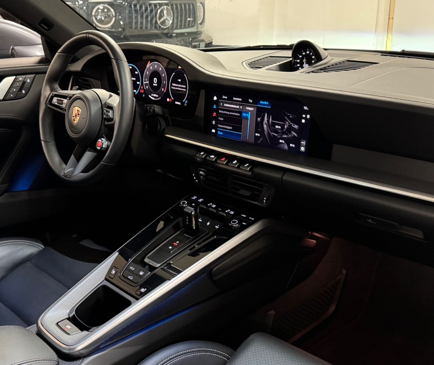Fahrzeugabbildung Porsche 911 CARRERA FACELIFT SPORTABGAS LIFT PANO FULL!!