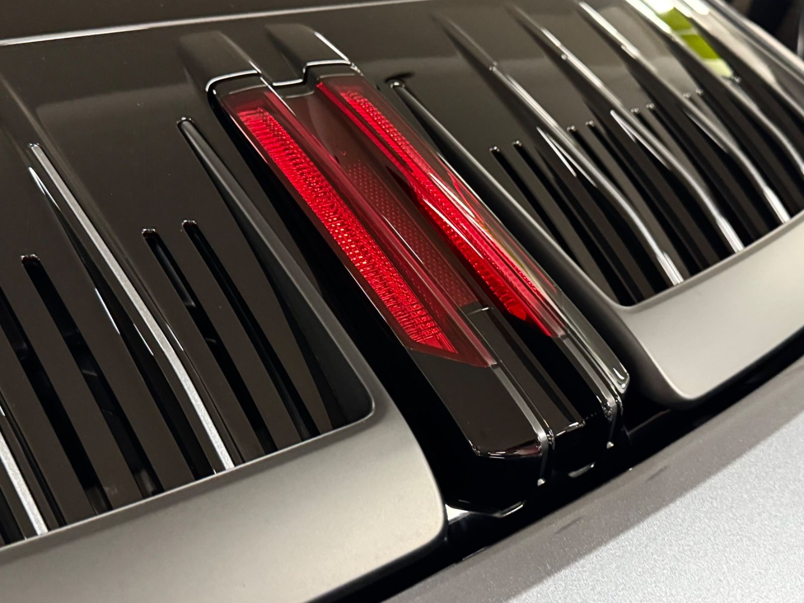Fahrzeugabbildung Porsche 992 CARRERA FACELIFT SPORTABGAS LIFT PANO FULL!