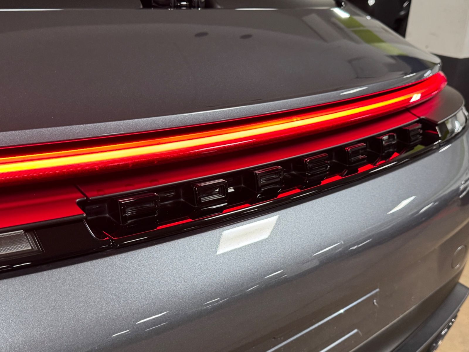 Fahrzeugabbildung Porsche 992 CARRERA FACELIFT SPORTABGAS LIFT PANO FULL!