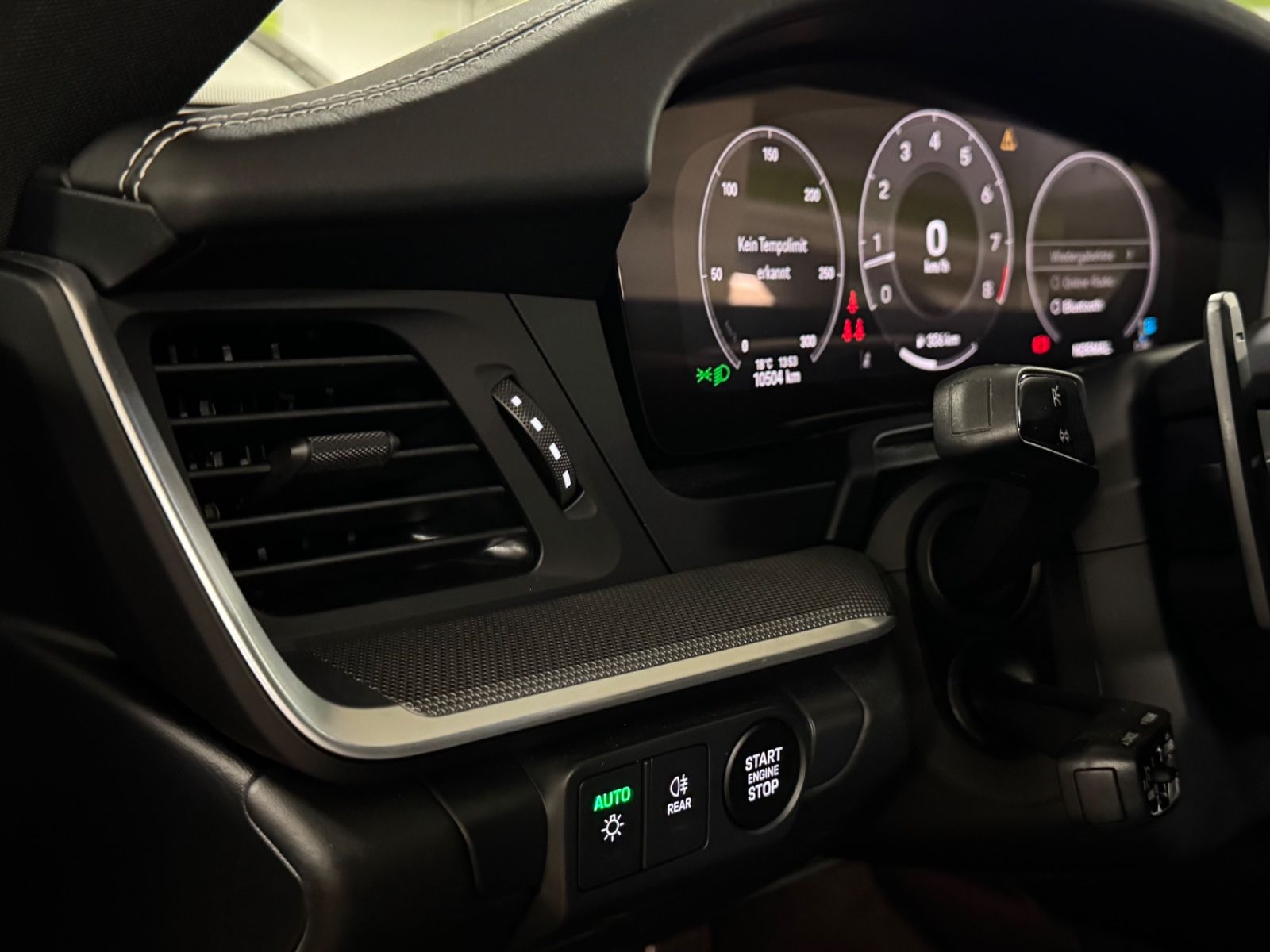 Fahrzeugabbildung Porsche 992 CARRERA FACELIFT SPORTABGAS LIFT PANO FULL!