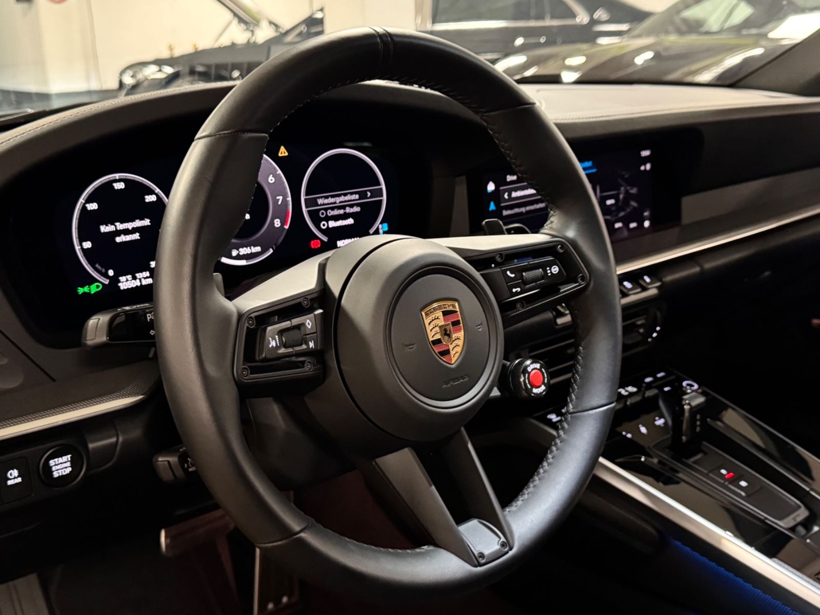 Fahrzeugabbildung Porsche 992 CARRERA FACELIFT SPORTABGAS LIFT PANO FULL!