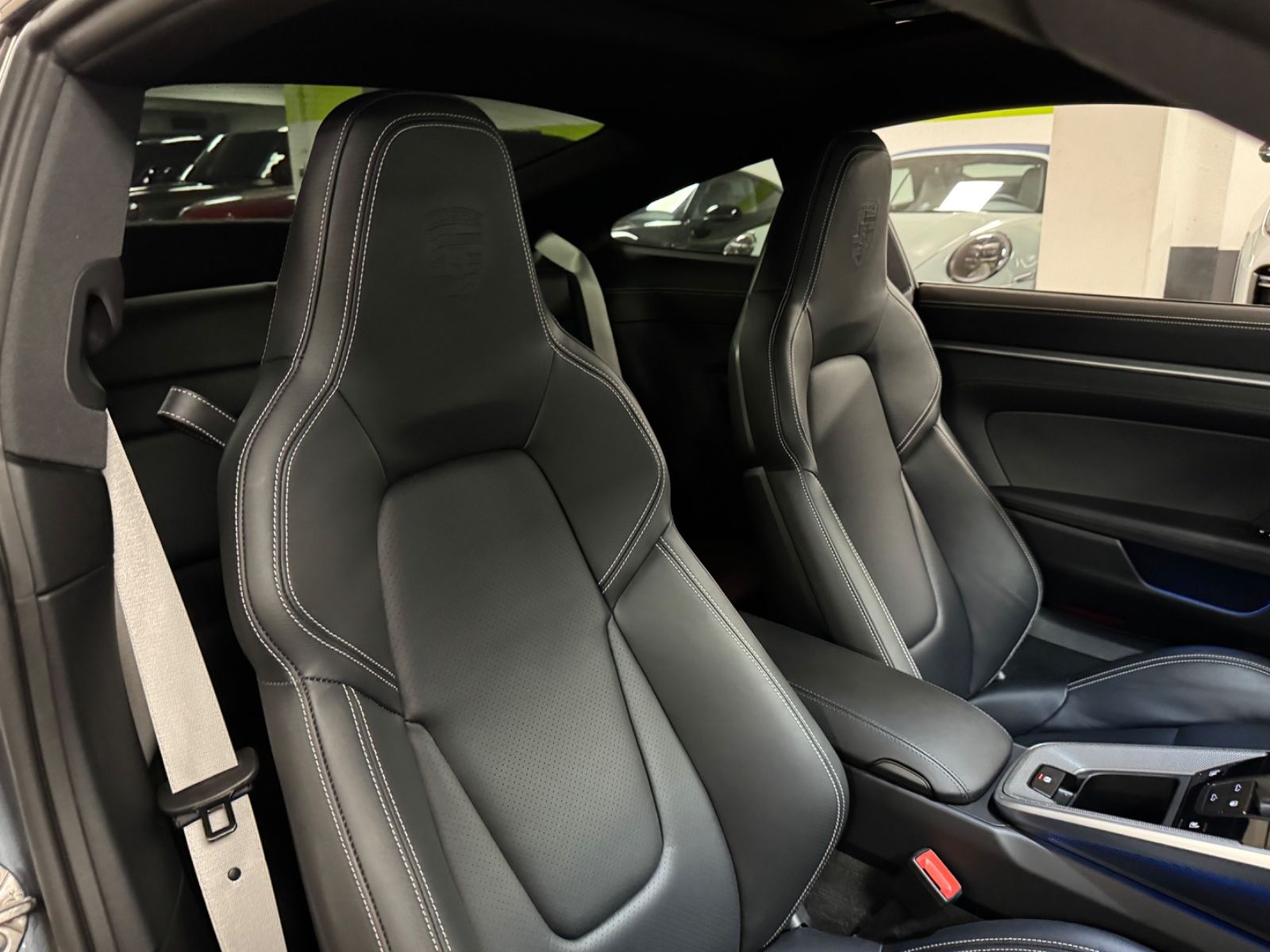 Fahrzeugabbildung Porsche 992 CARRERA FACELIFT SPORTABGAS LIFT PANO FULL!