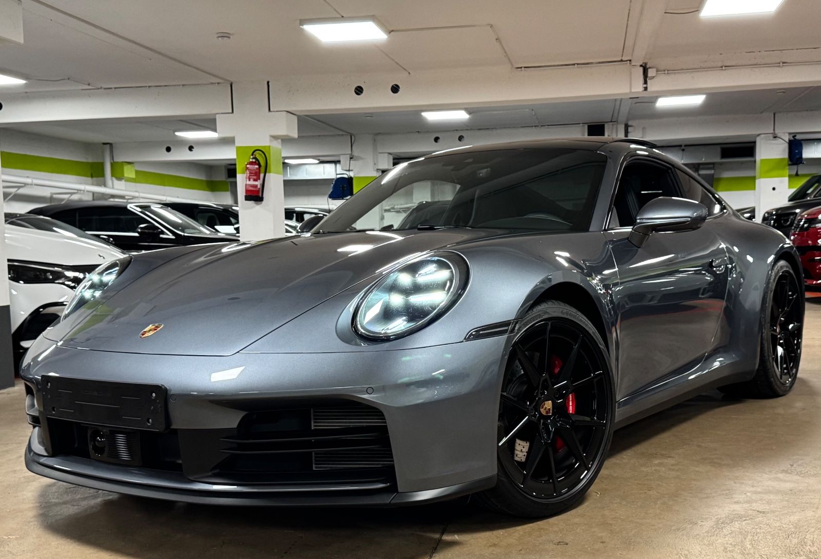 Fahrzeugabbildung Porsche 992 CARRERA FACELIFT SPORTABGAS LIFT PANO FULL!