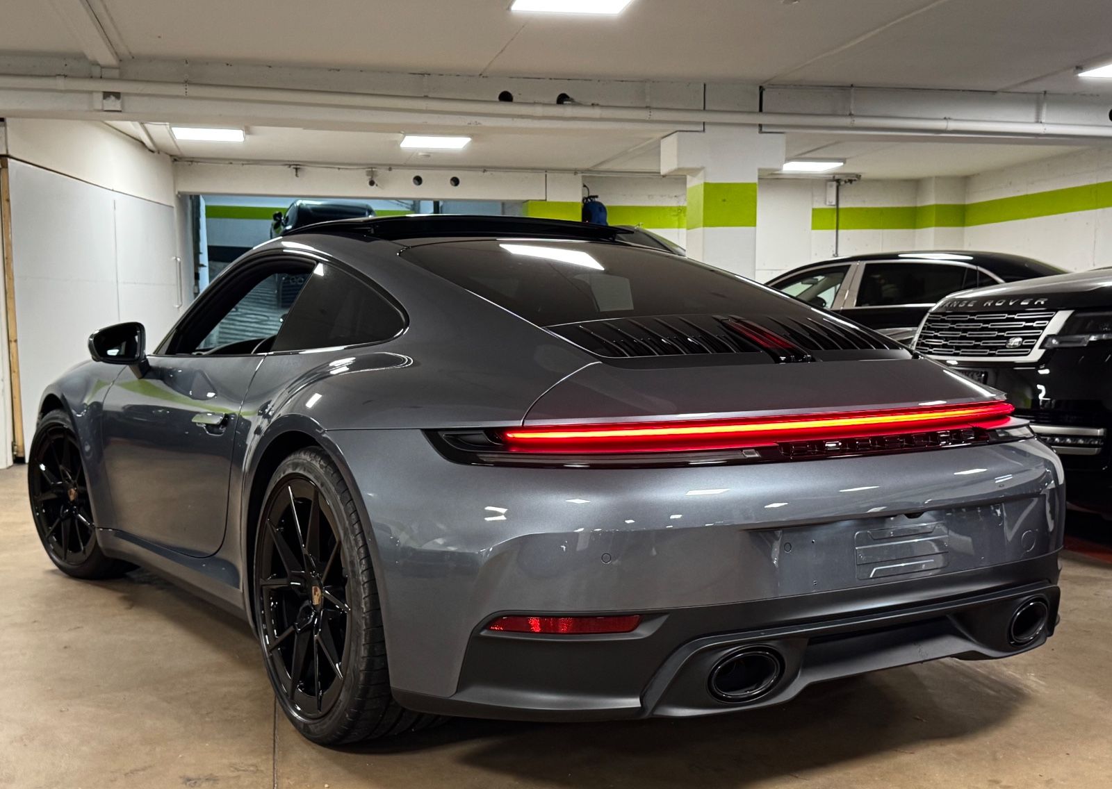 Fahrzeugabbildung Porsche 992 CARRERA FACELIFT SPORTABGAS LIFT PANO FULL!