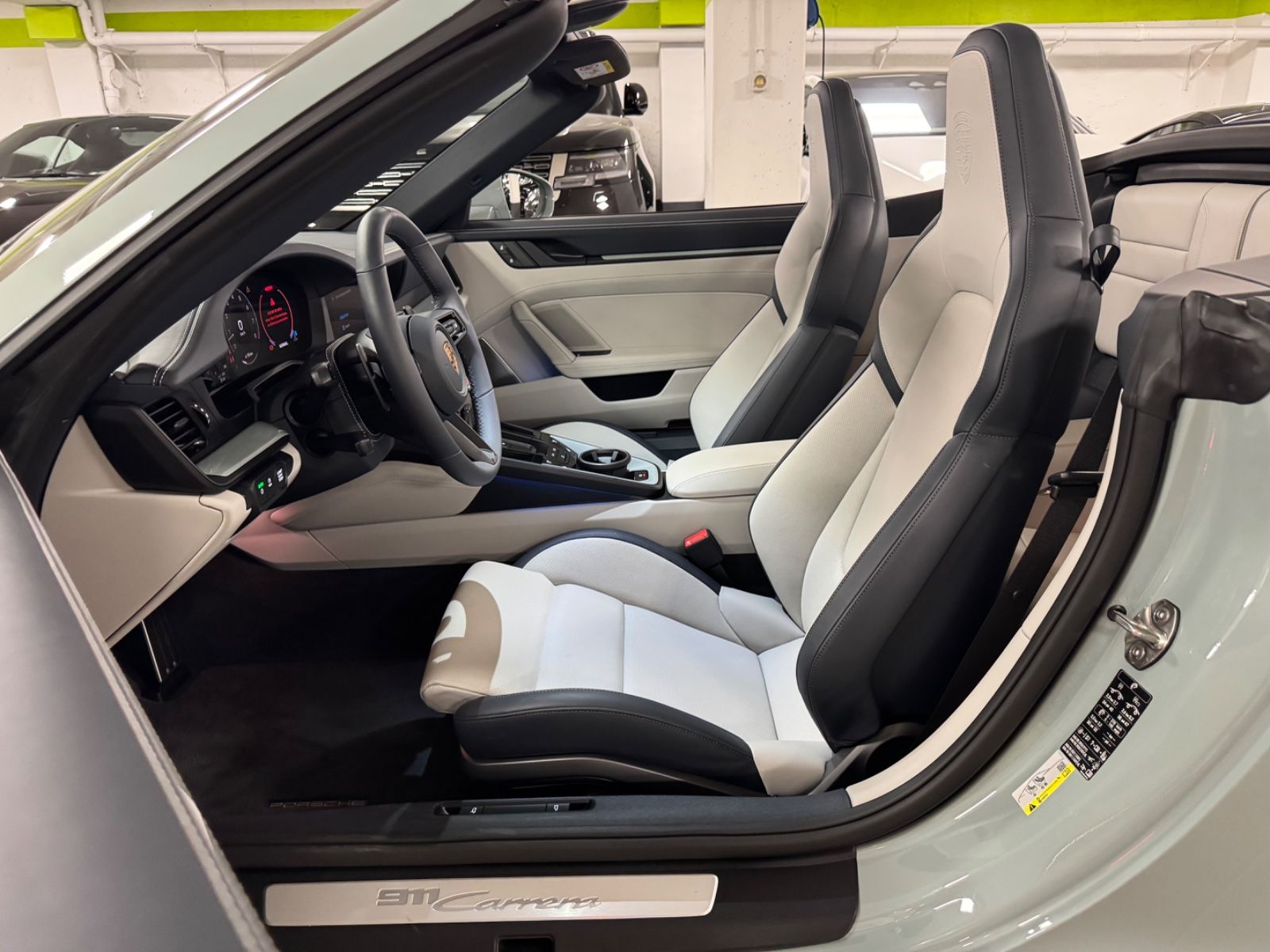 Fahrzeugabbildung Porsche 992 CARRERA CABRIO FACELIFT SPORTDESIGNBURMESTER