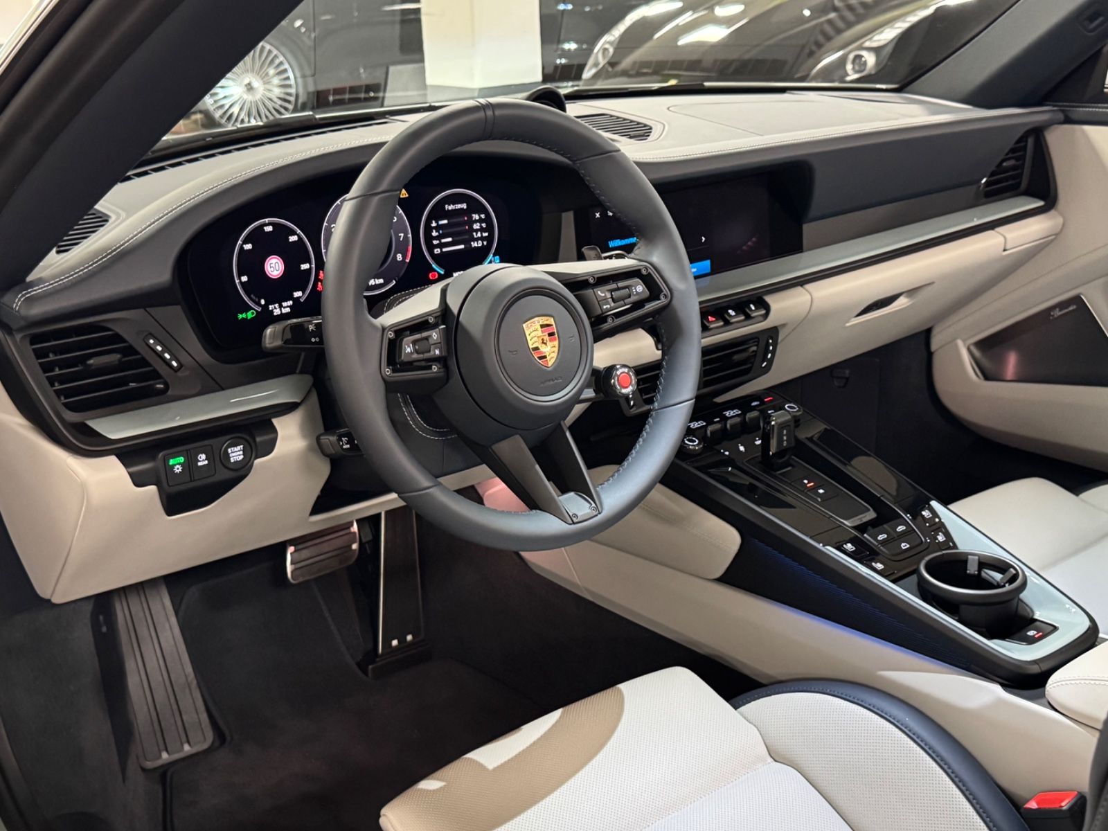 Fahrzeugabbildung Porsche 992 CARRERA CABRIO FACELIFT SPORTDESIGNBURMESTER