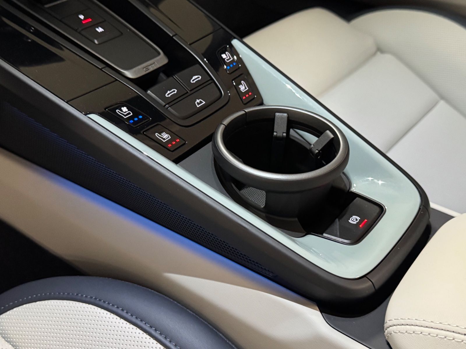 Fahrzeugabbildung Porsche 992 CARRERA CABRIO FACELIFT SPORTDESIGNBURMESTER