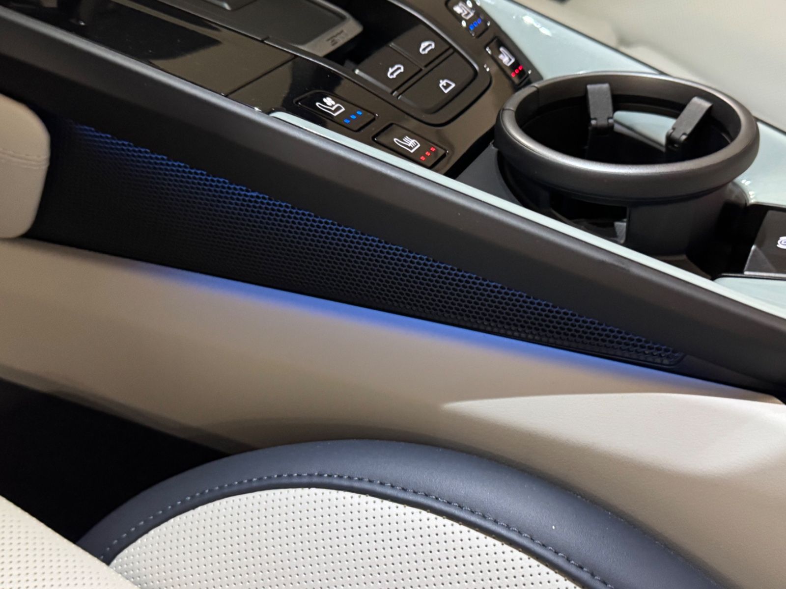 Fahrzeugabbildung Porsche 992 CARRERA CABRIO FACELIFT SPORTDESIGNBURMESTER