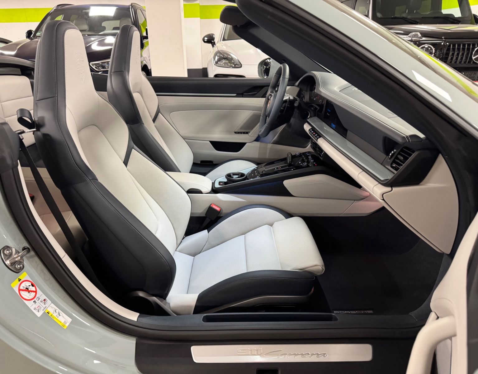 Fahrzeugabbildung Porsche 992 CARRERA CABRIO FACELIFT SPORTDESIGNBURMESTER