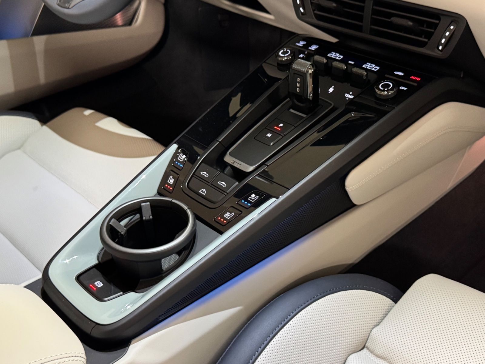 Fahrzeugabbildung Porsche 992 CARRERA CABRIO FACELIFT SPORTDESIGNBURMESTER